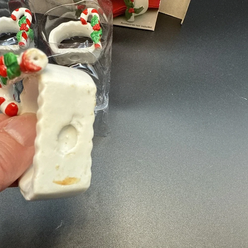 Vintage Porcelain Napkin Rings Candy Canes Set Of 4‎